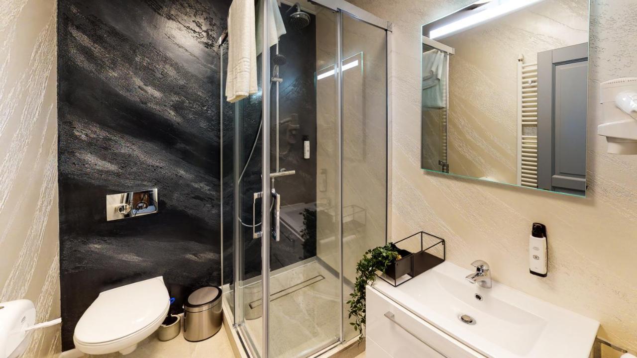 Hotel Angel Sofia Fălticeni 外观 照片