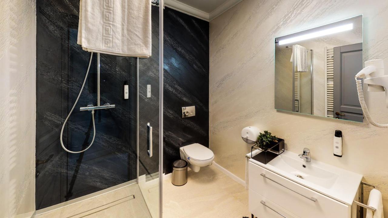 Hotel Angel Sofia Fălticeni 外观 照片
