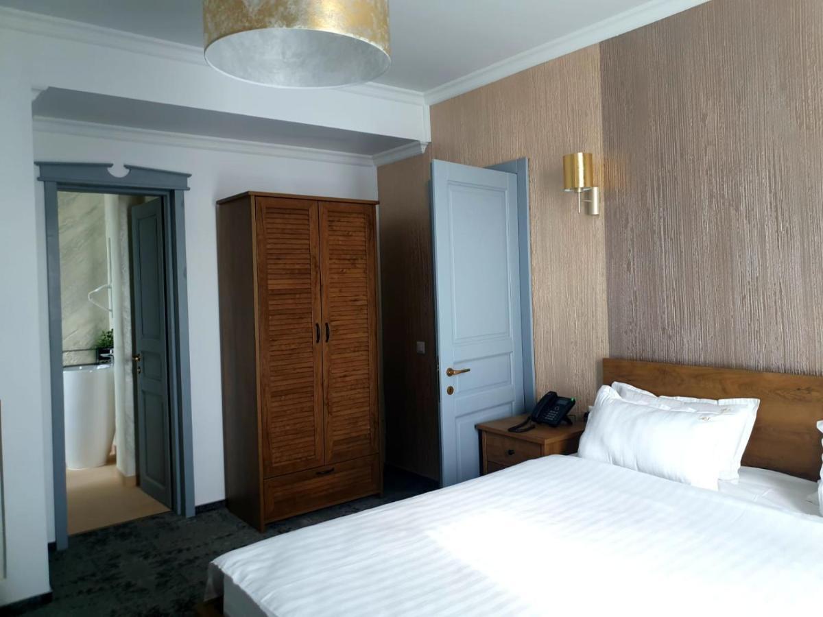 Hotel Angel Sofia Fălticeni 外观 照片